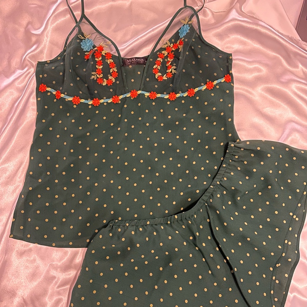 New La Perla Green Polka Dot Pajama Set with Floral Accents - Picture 3 of 9